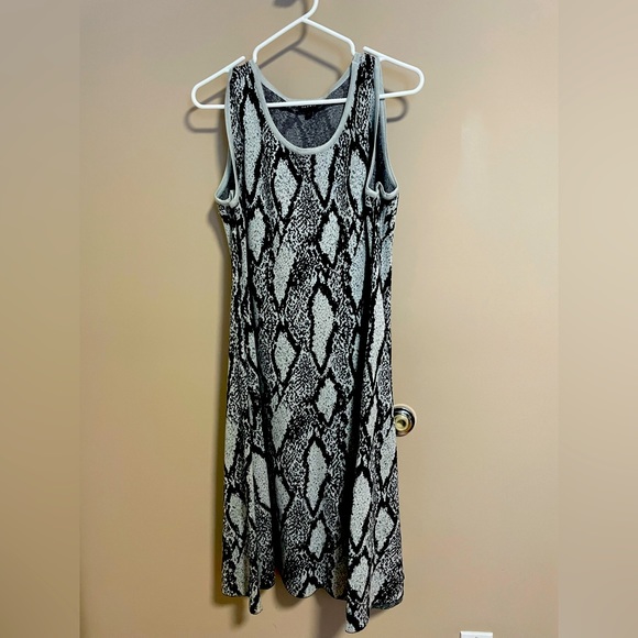 034 Torrid Sleeveless Snakeskin Trapeze Dress - Picture 1 of 5